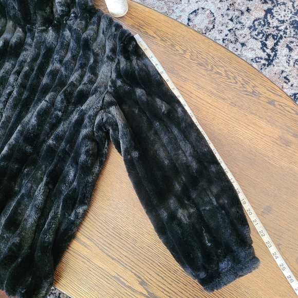Gallery Black Reversible Grooved Faux Fur Zip-Up Jacket Size Women's Large - Picture 11 of 14